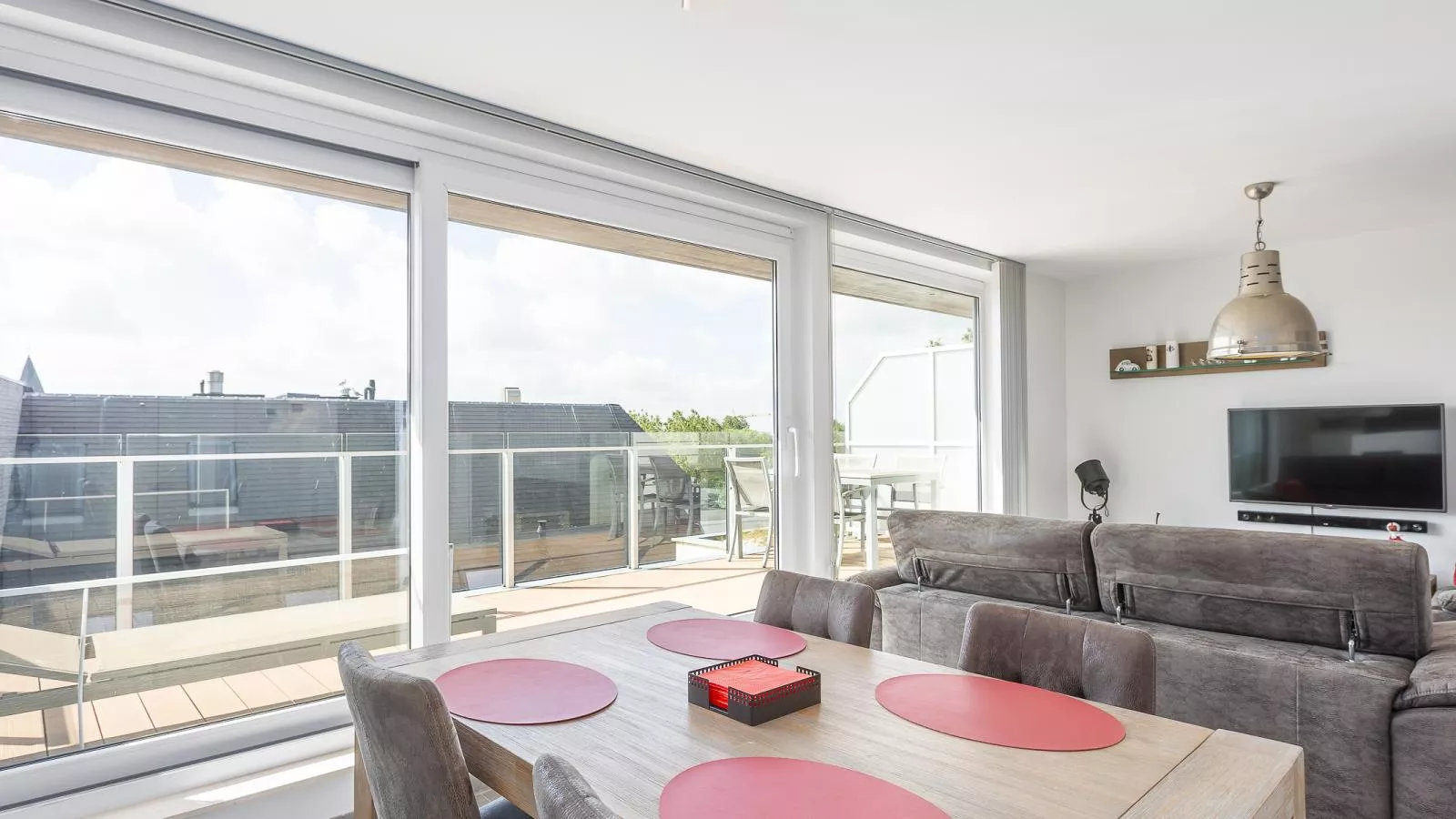 Emily - 0401 + park.-Kitchen