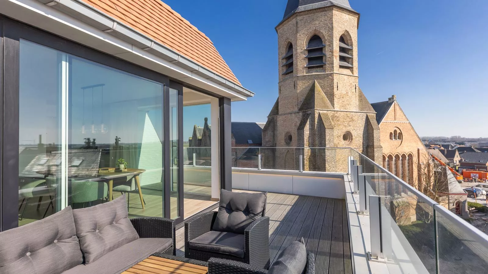 Green Lane The Sun  - 0401 + box 60-View