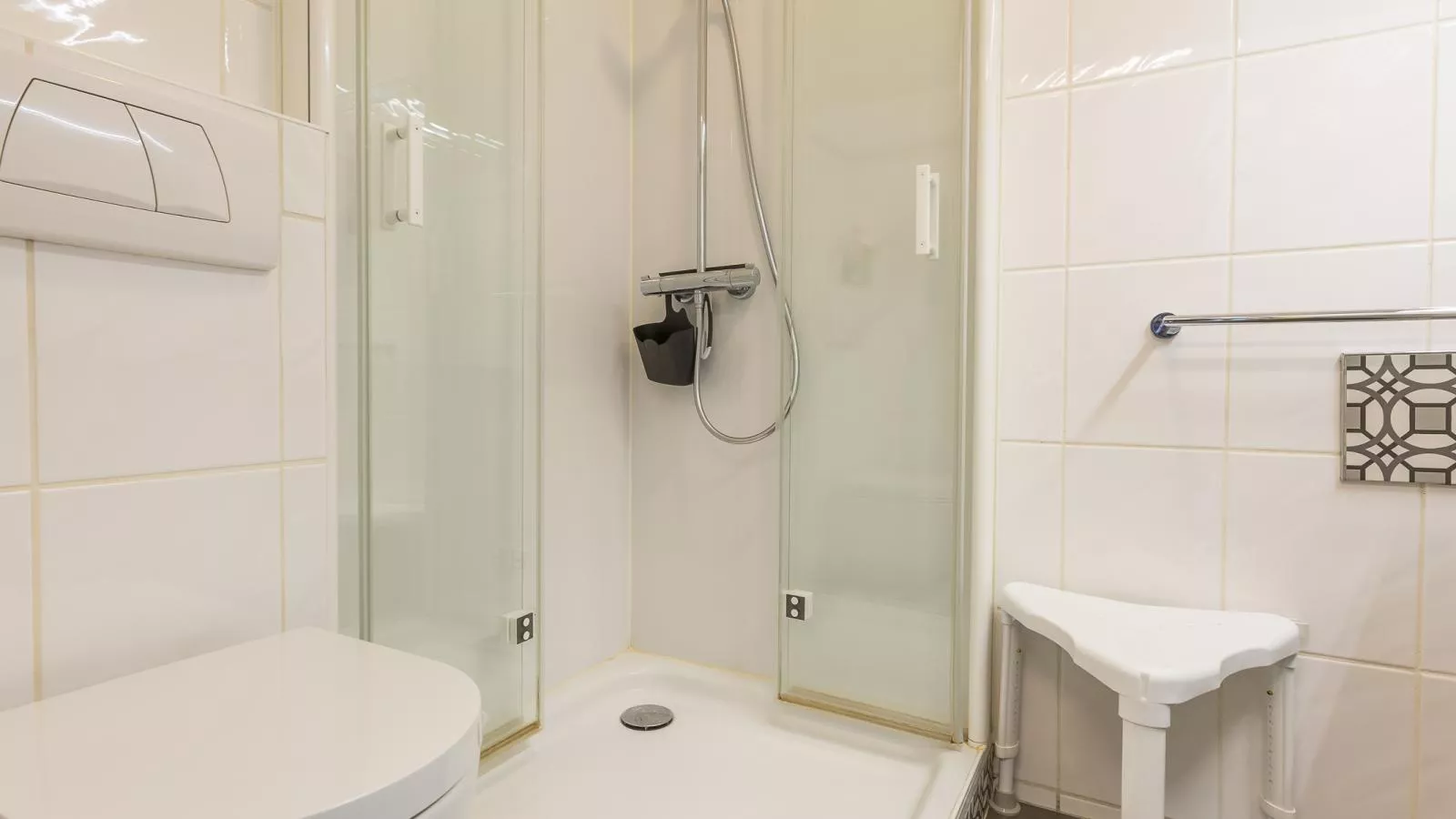 2000 - 0302 + park. 3-Bathroom