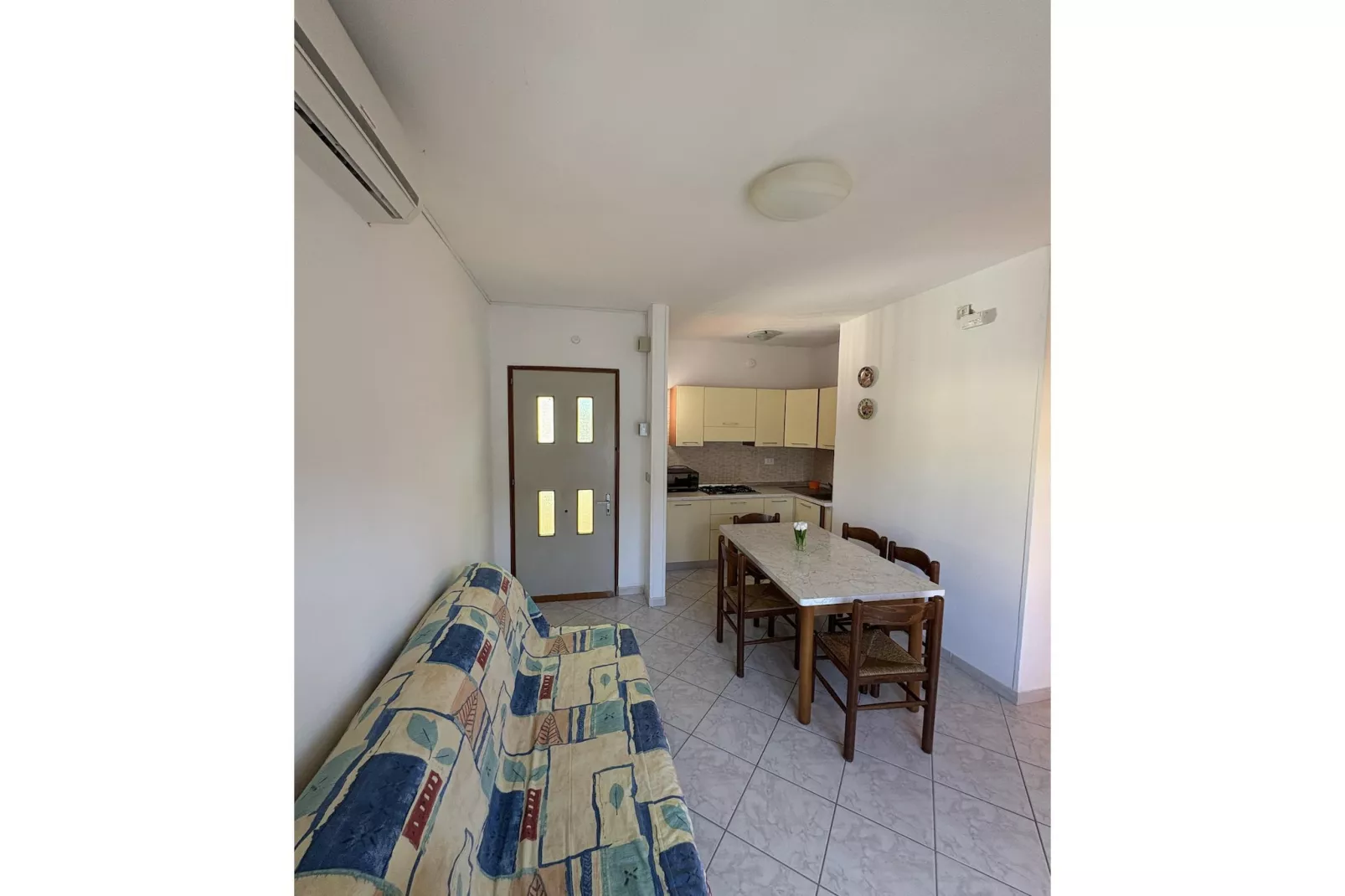 Susy trilo – 6 -Living room