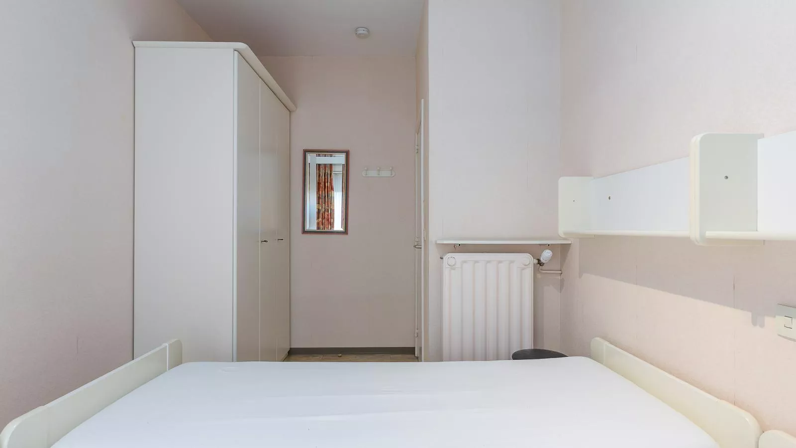 Sun Beach - 0001 + box 82 (Green Garden)-Schlafzimmer