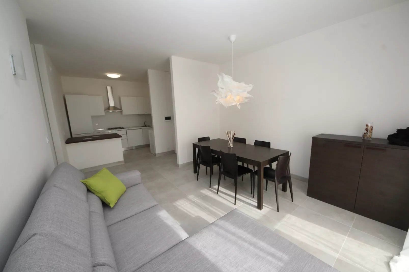 Sandra via Milano trilo - 15 -Dining room