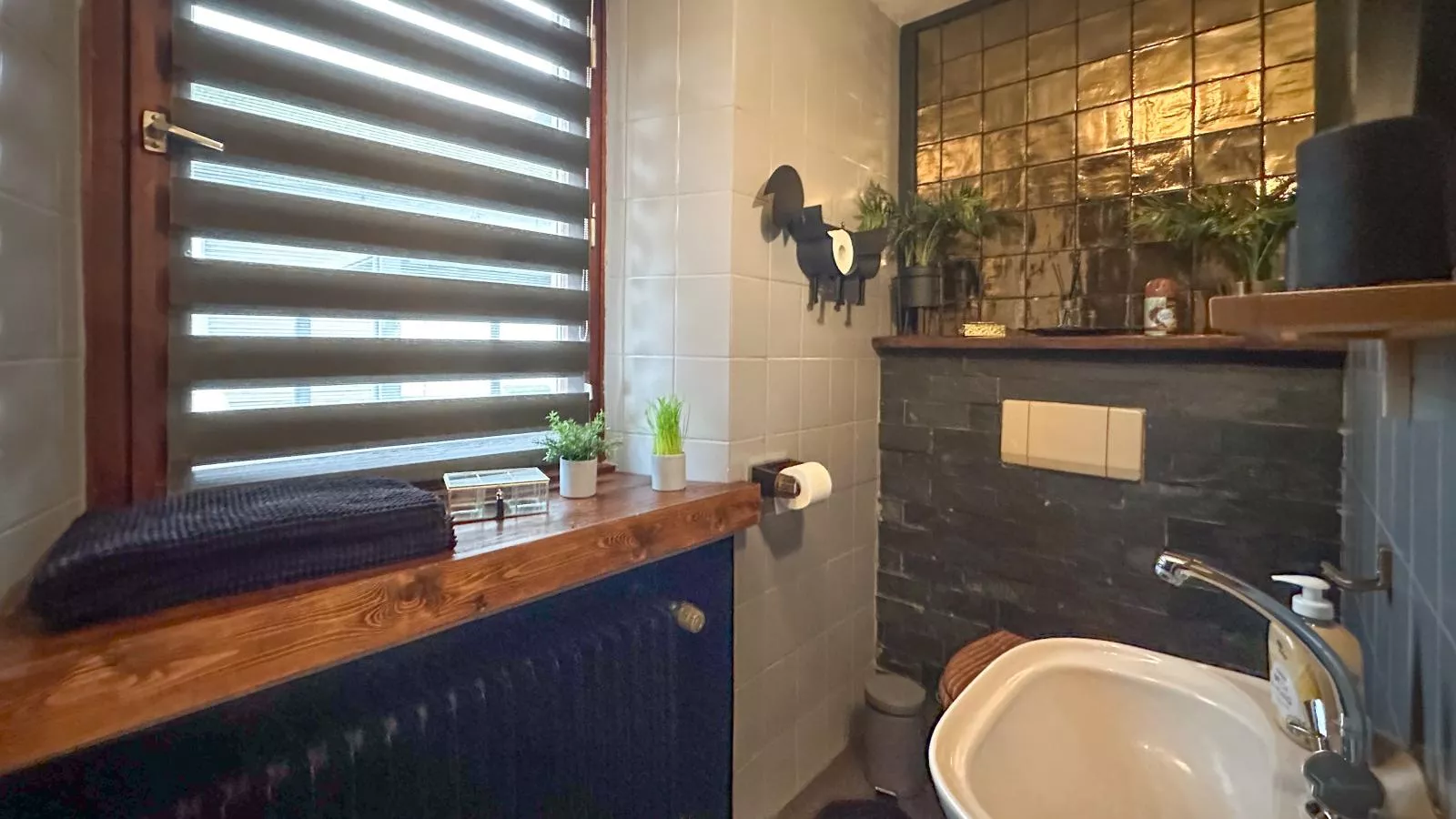 Großlangenfeld-Badezimmer