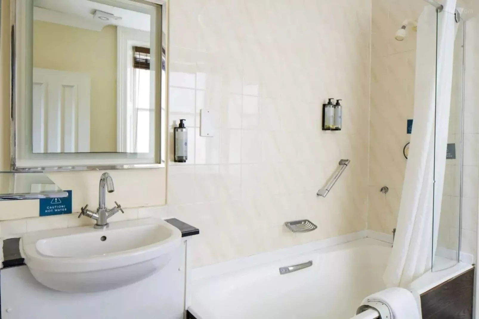 Superior Feature w\/ View-Salle de bain