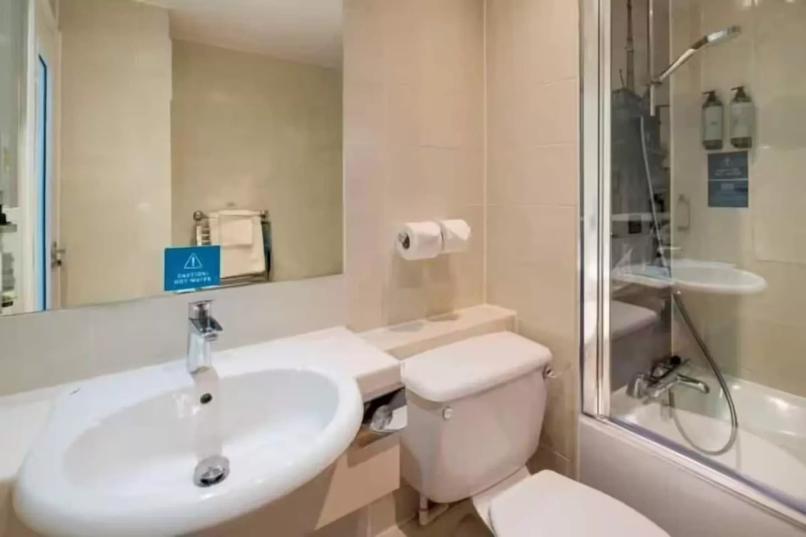 Standard Double Room-Salle de bain