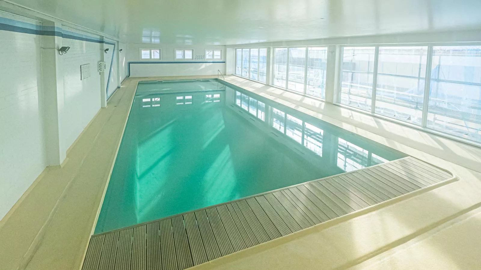 2000 - 0302 + park. 3-Swimming pool