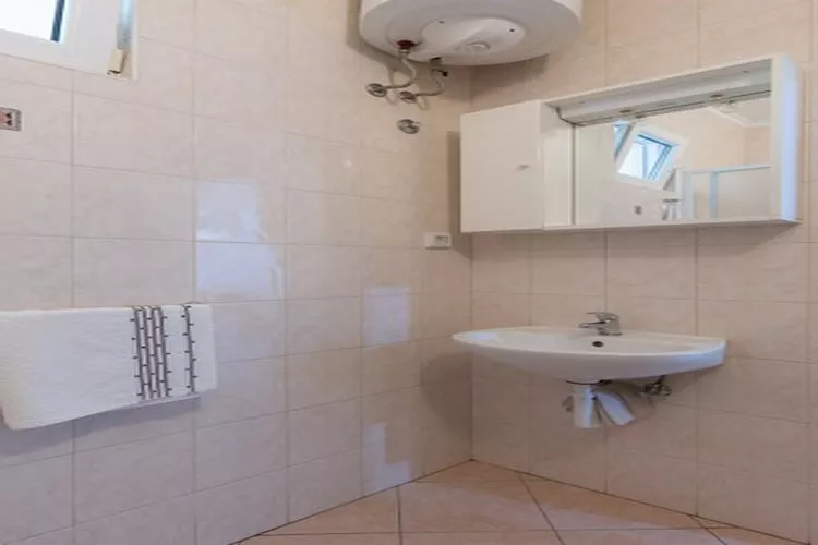 House Rašica - One Bedroom Apartment with Terrace and Sea view (2)-Bathroom