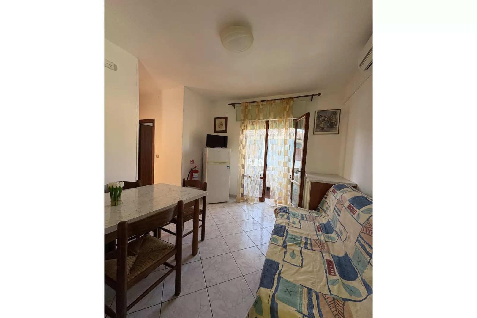 Susy trilo – 6 -Living room