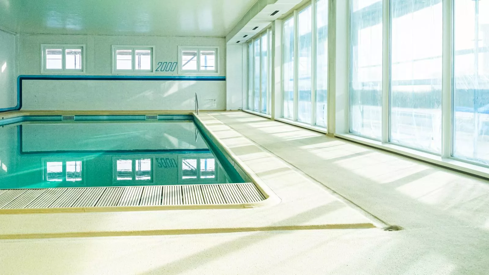 2000 - 0302 + park. 3-Swimming pool