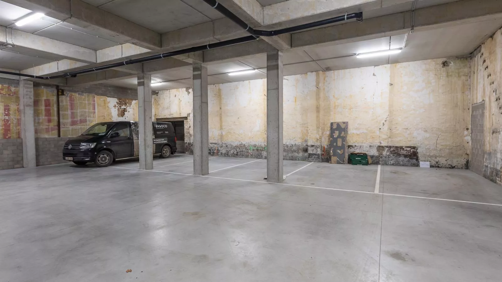 Omnia 7 - 0103 + park. 5-Im Freien