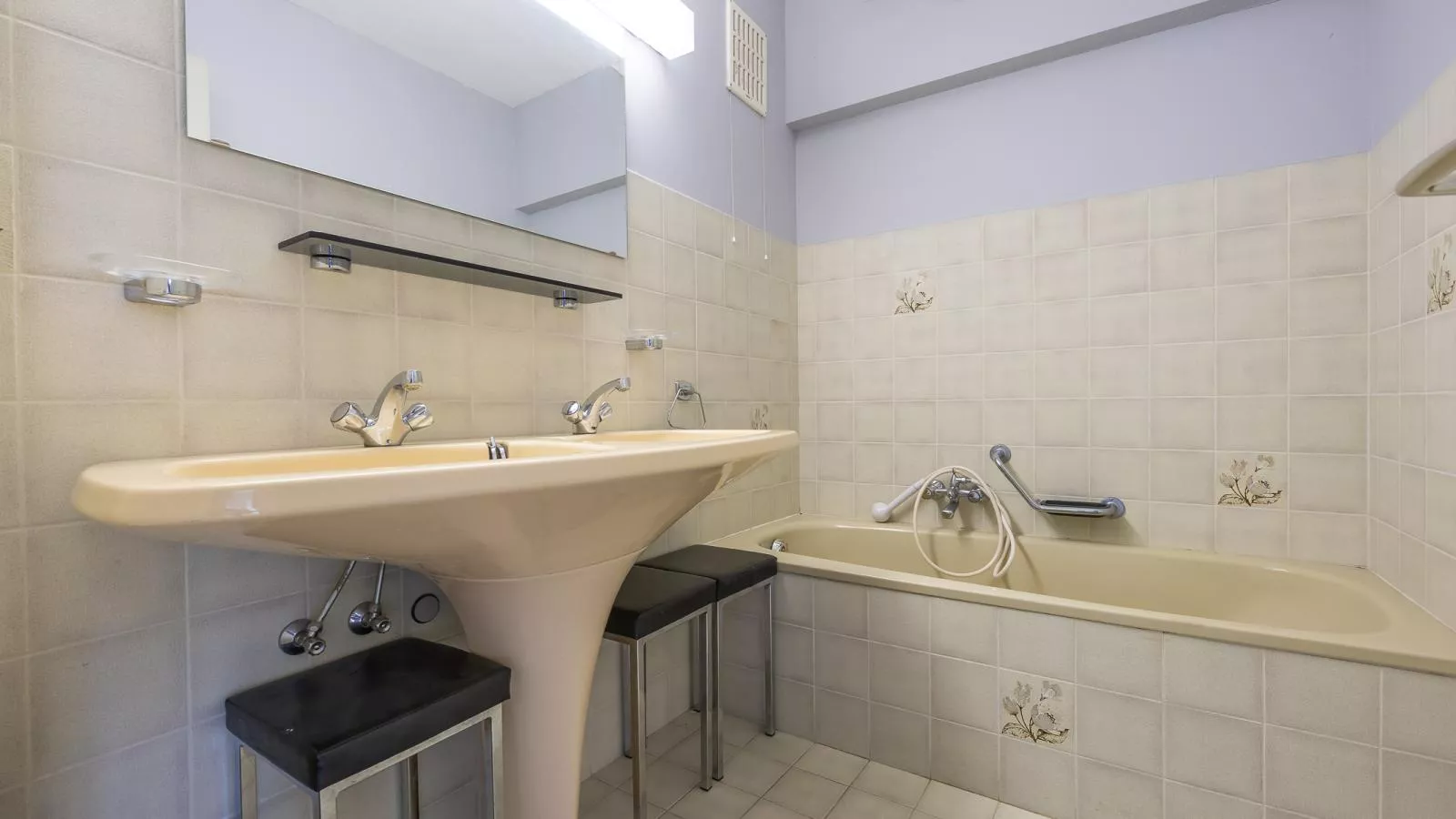 Manager  - 0511 + park. 33-Badezimmer