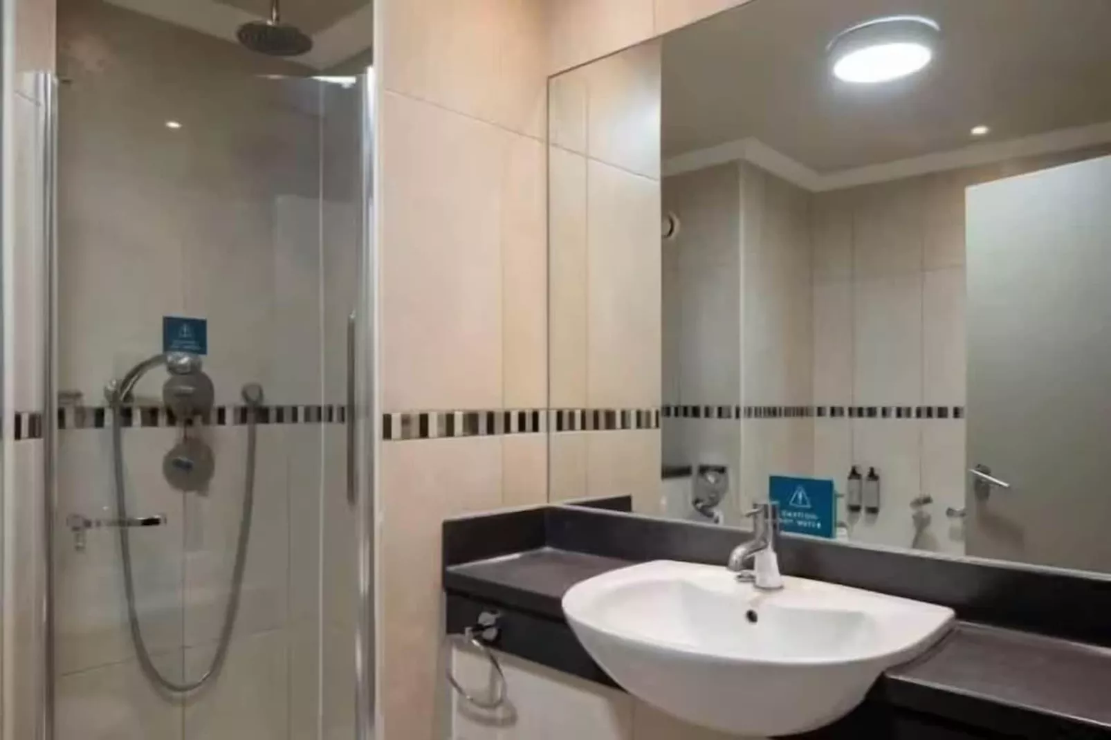 Standard family room for 4(2A+2C)-Salle de bain