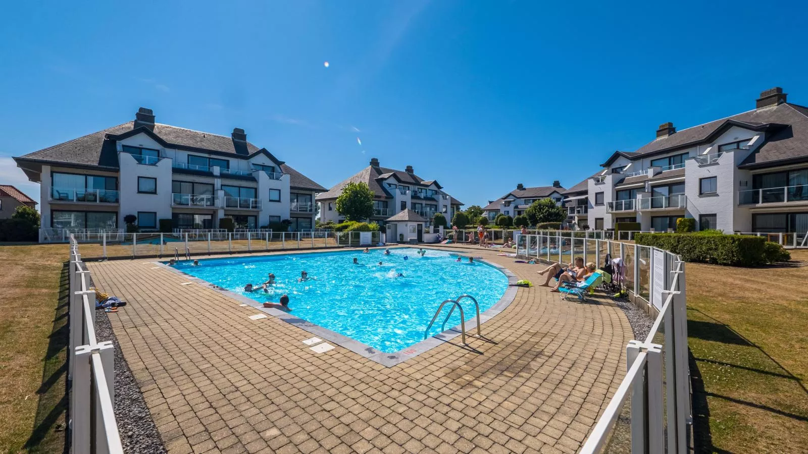 Golf Azur I Biarritz - 0003 + box 3-Swimming pool