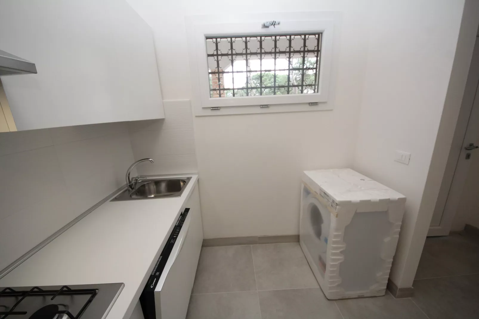 Sandra via Milano trilo - 15 -Kitchen