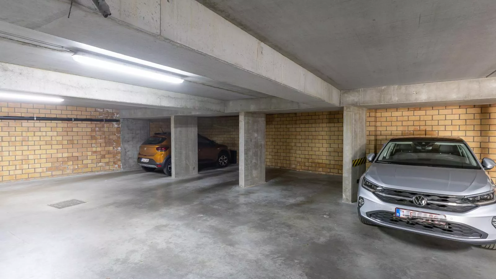 Emily - 0401 + park.-Outdoor