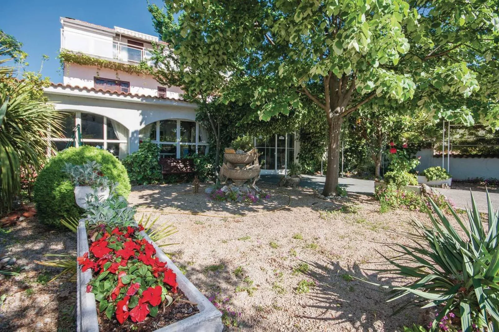 Apartments Nena - Apartment Paola A2 - Jardins en été