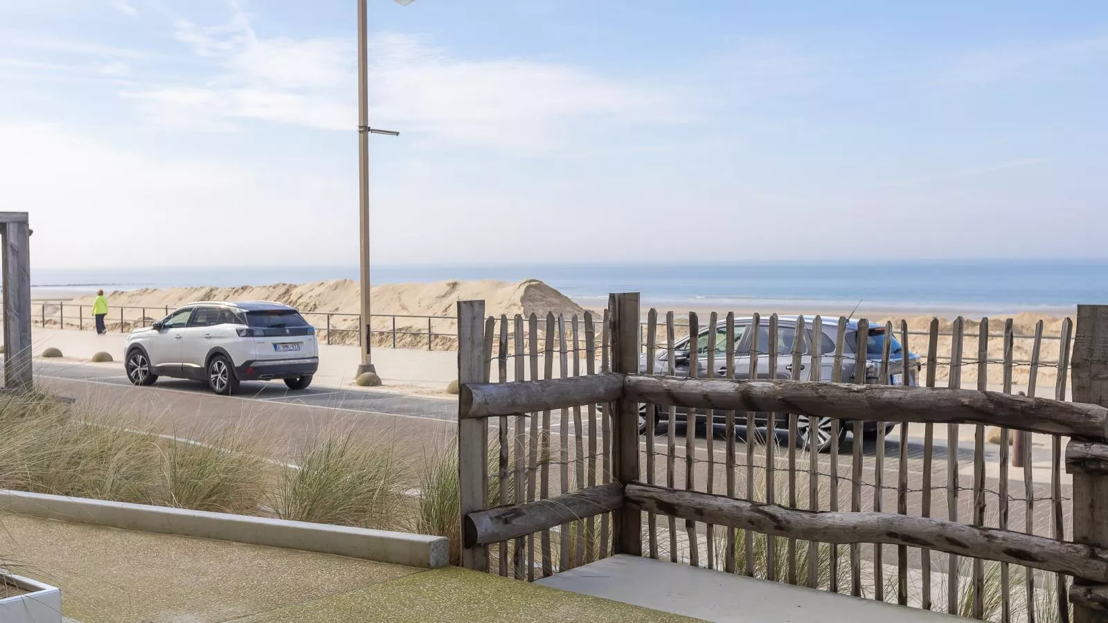 Sun Beach - 0501-Im Freien