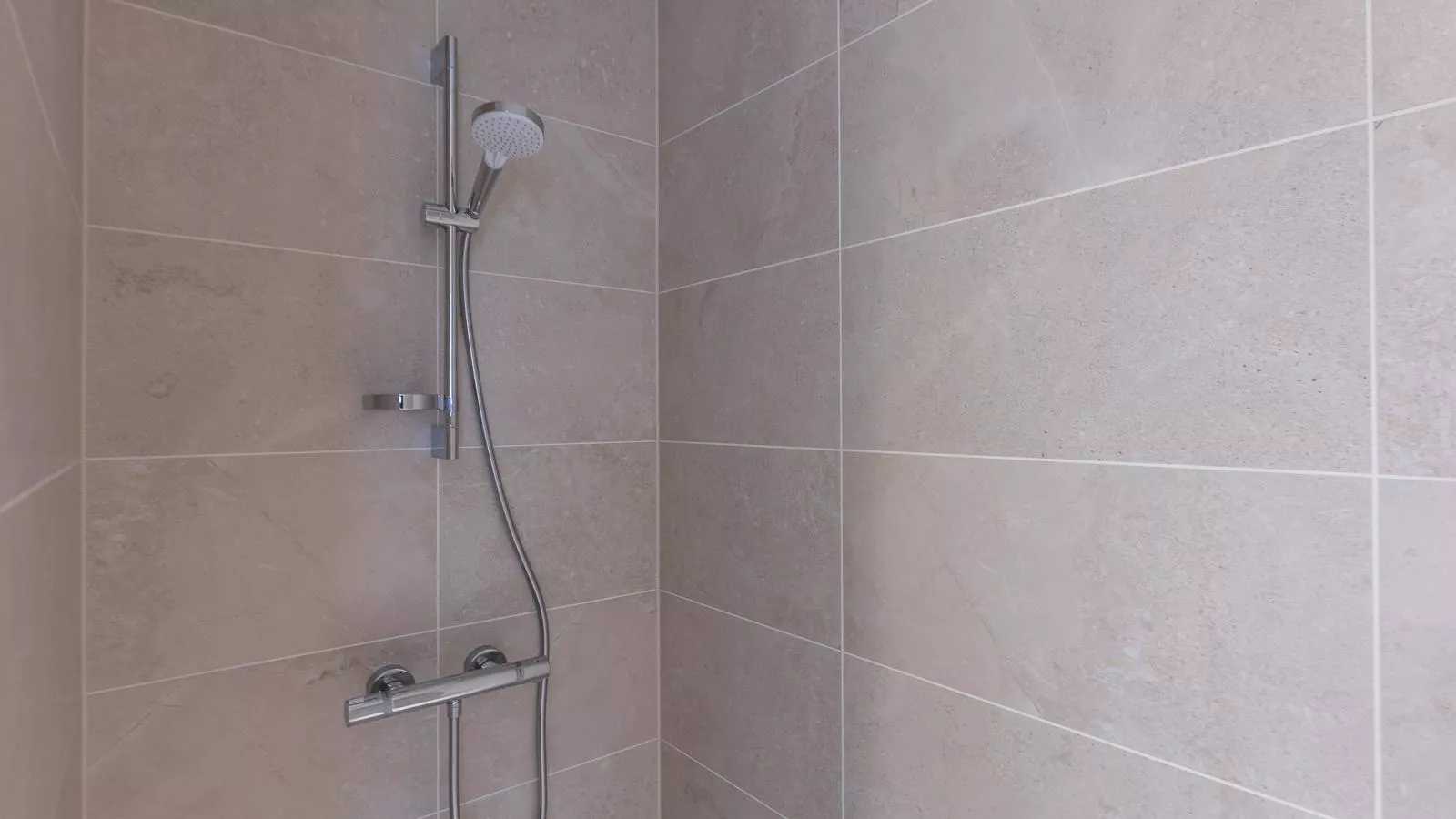 Green Lane The Park - 0004 + box 41-Bathroom