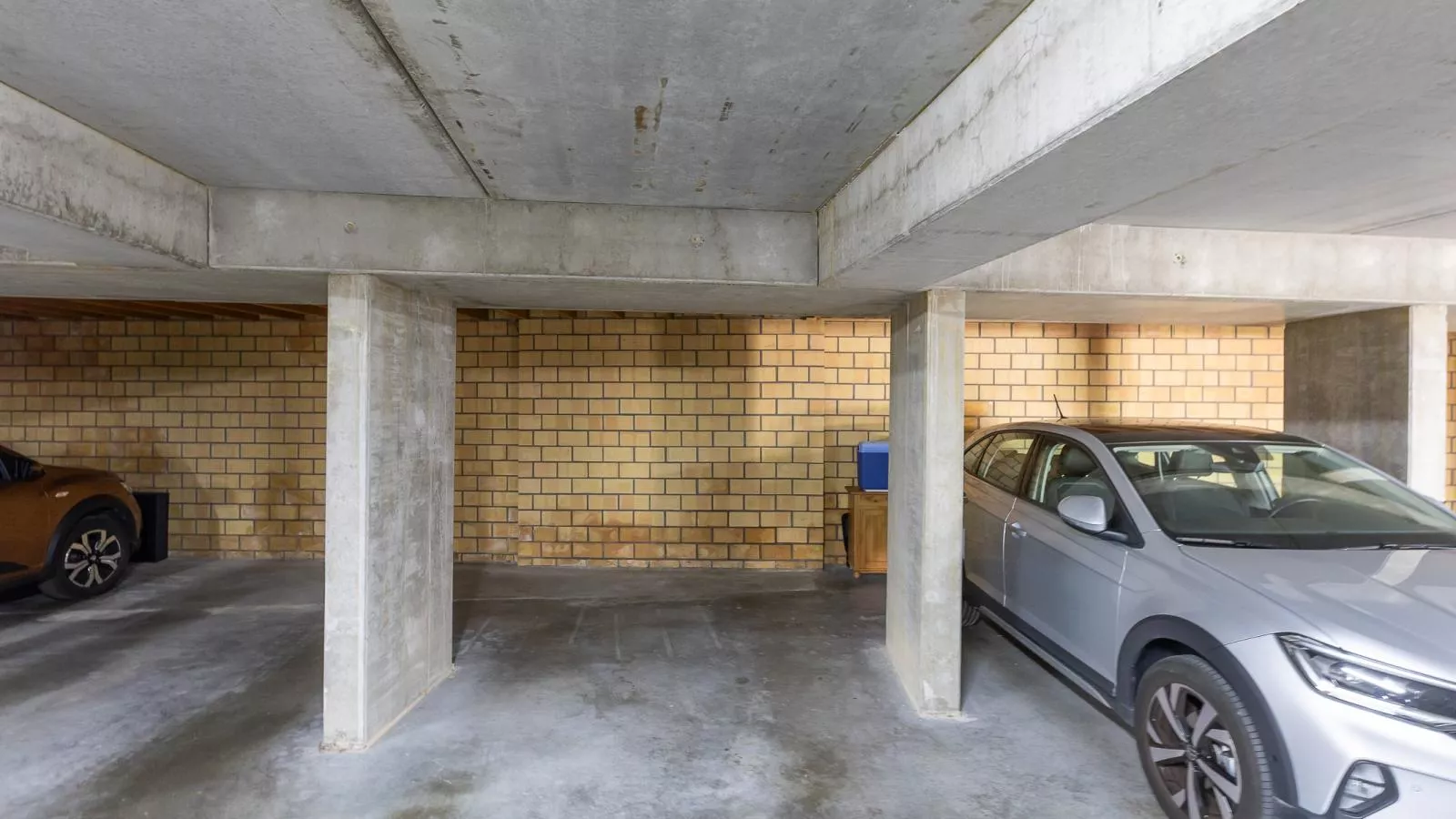 Emily - 0401 + park.-Outdoor