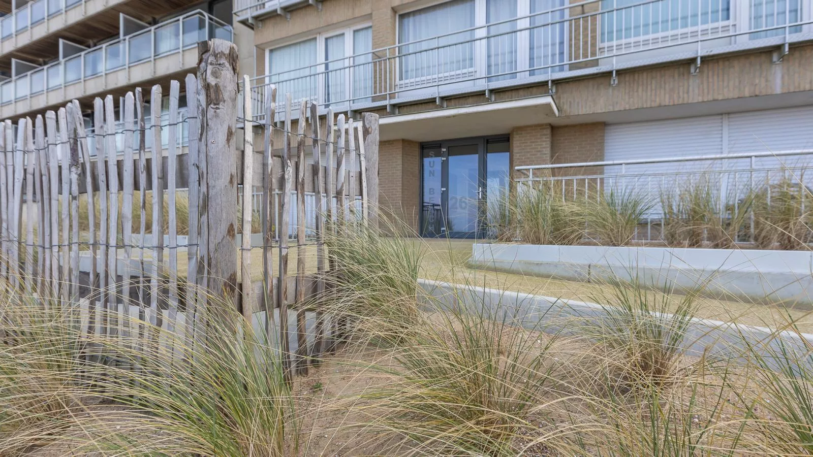 Sun Beach - 0501-Im Freien