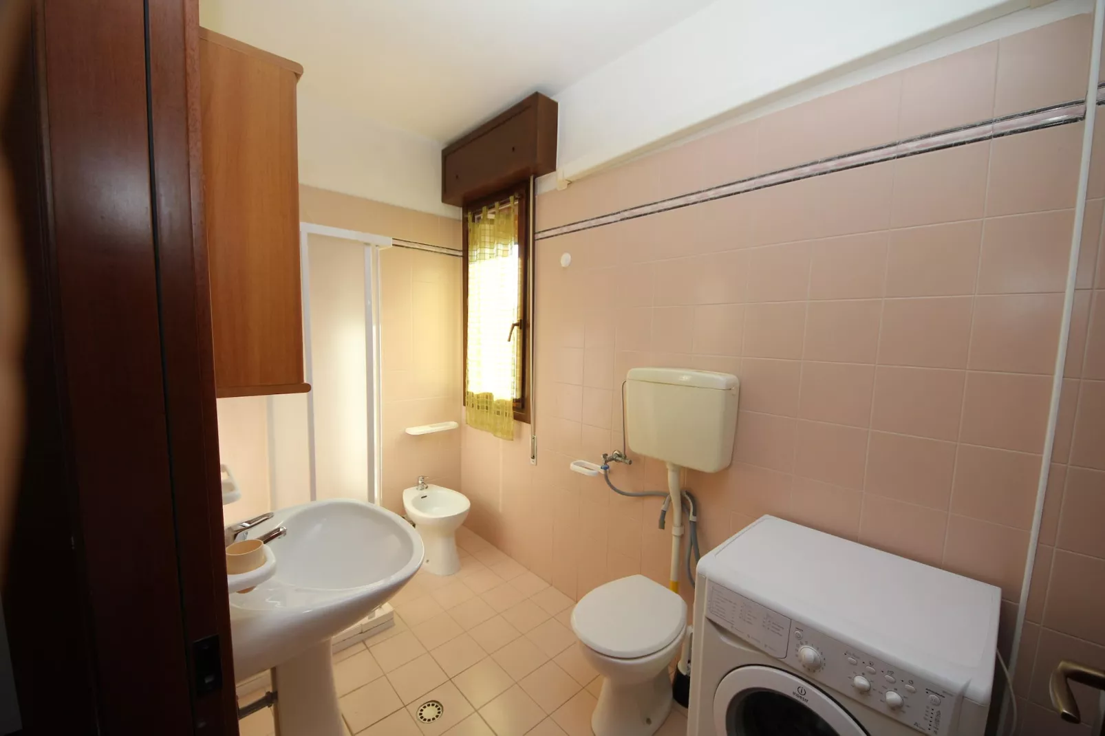 Jolanda TE – 13-Bathroom