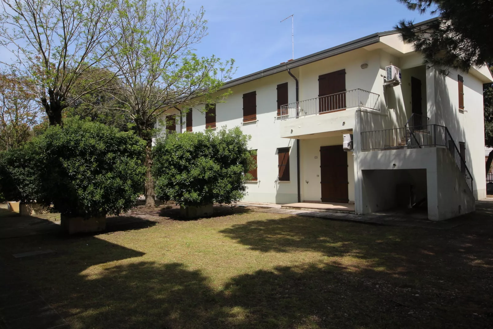 Lorenza trilo – 3-Außenbereich Sommer