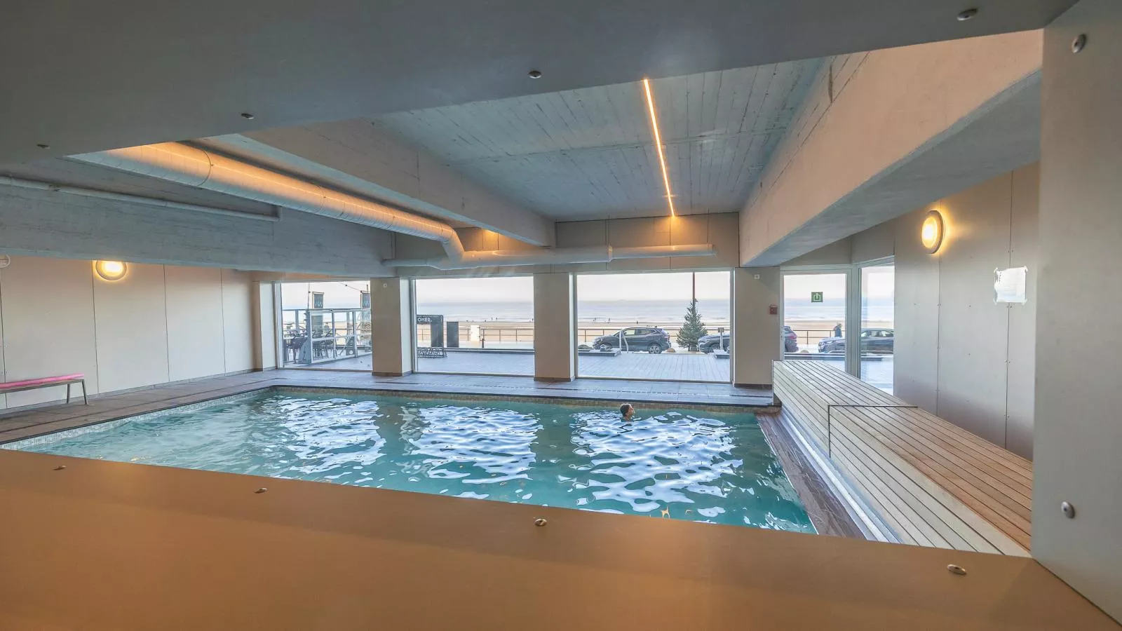 Manager  - 0509 + box 39 (Green Garden)-Schwimmbad