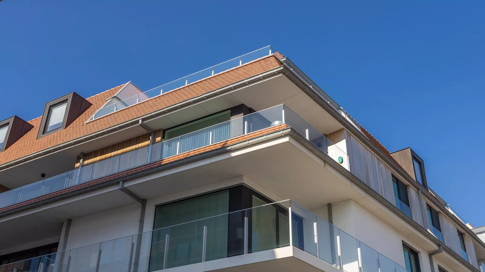 Green Lane The Sun  - 0401 + box 60-Outdoor