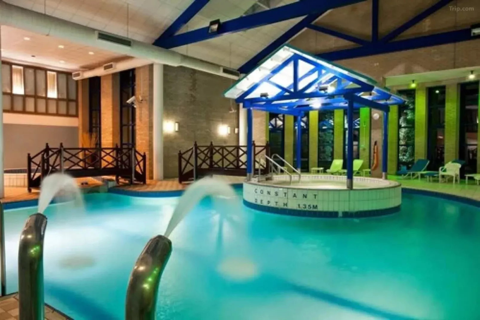 Classic Twin Room-Swimming pool