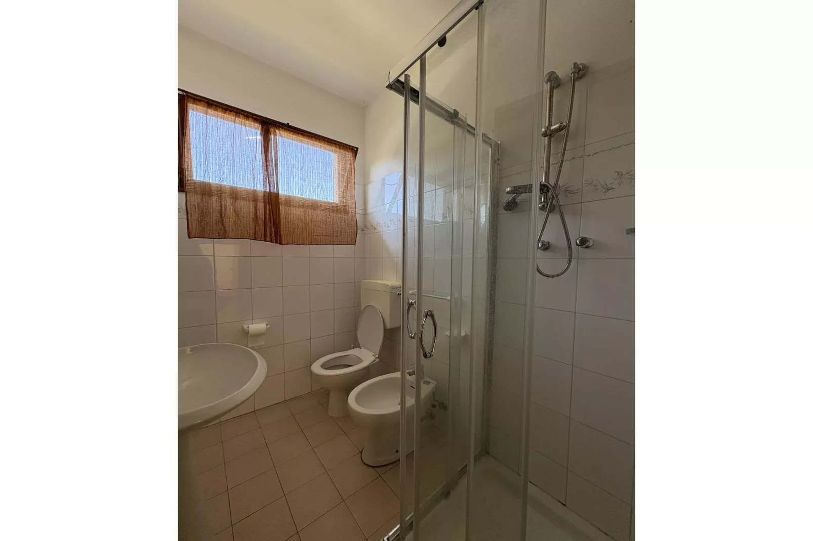 Susy trilo – 6 -Bathroom
