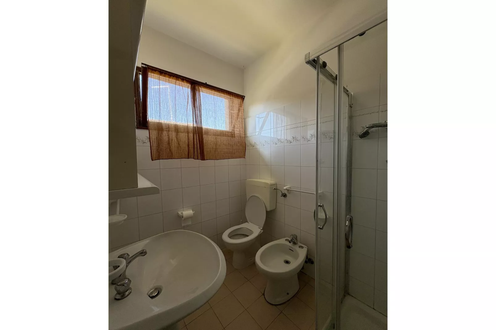 Susy trilo – 6 -Bathroom