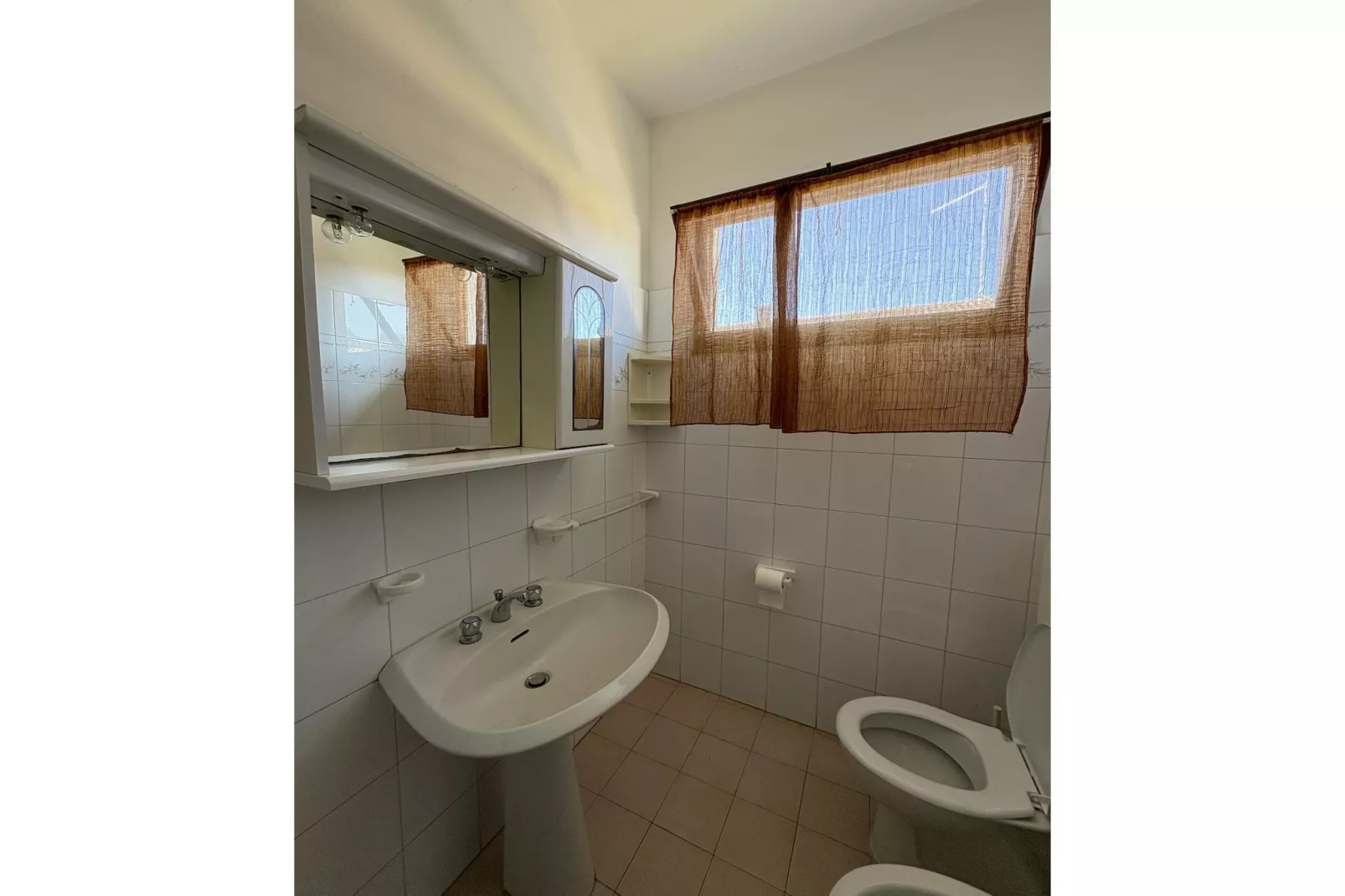 Susy trilo – 6 -Bathroom