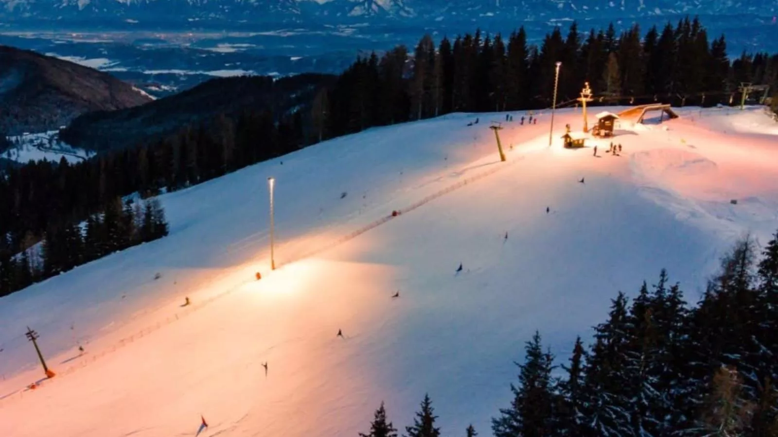 Karawankenpanorama-Area within 20km in winter