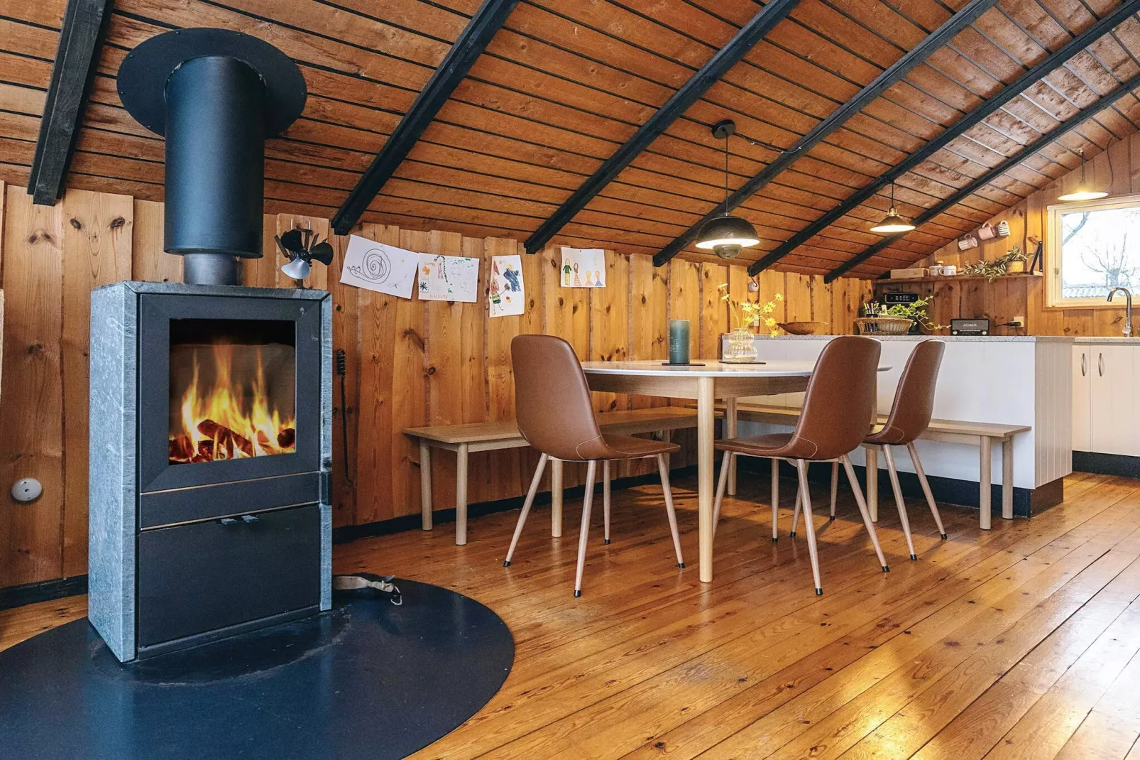 Ferienhaus in der Nähe eines Angelsees