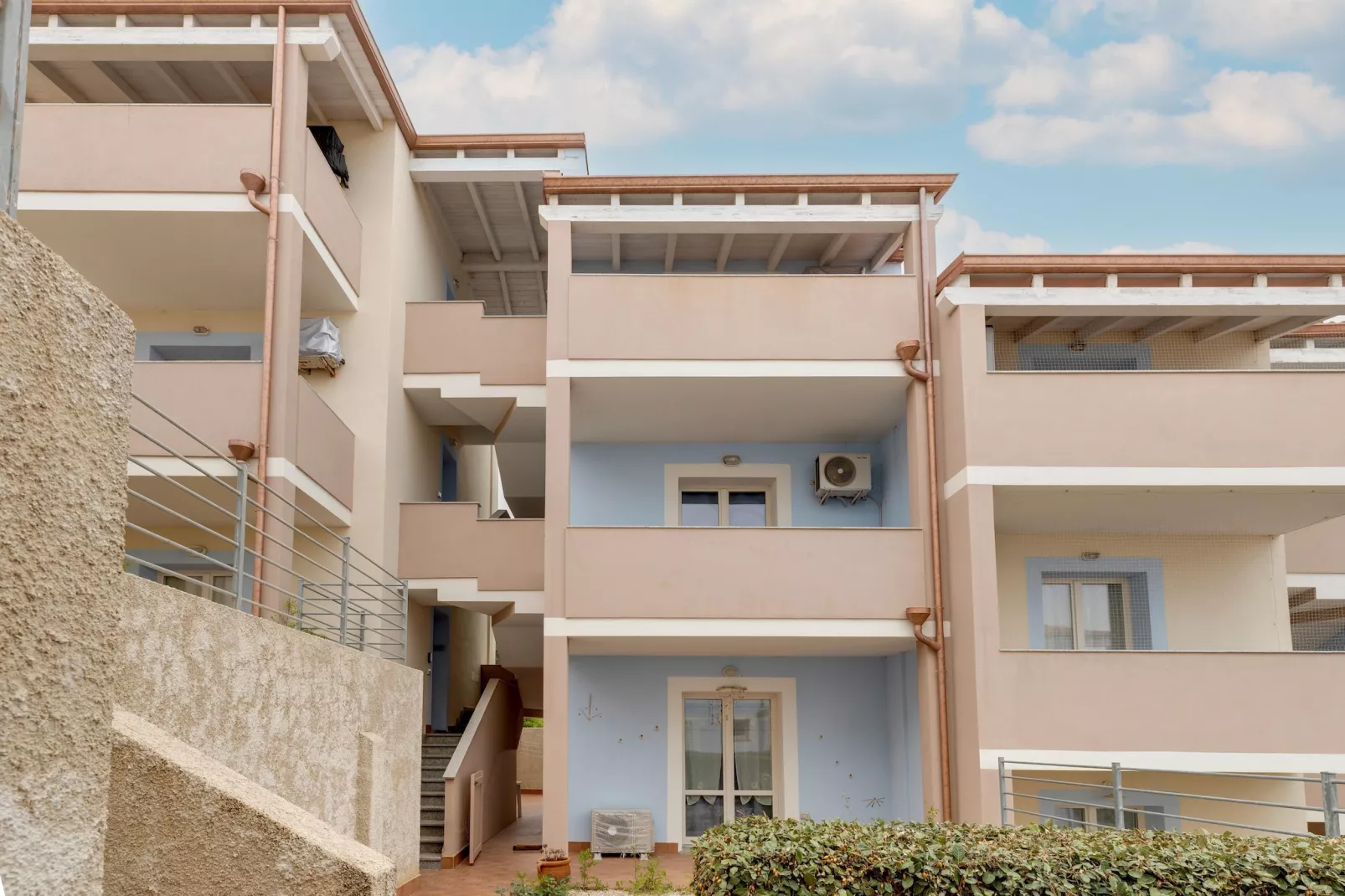 BILO BADESI CON PISCINA - Außenbereich Sommer