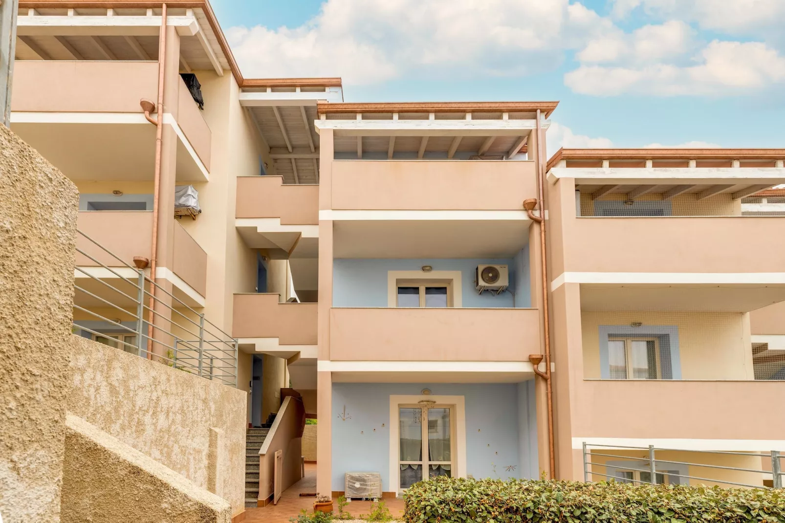 ATTICO BADESI CON PISCINA - Außenbereich Sommer