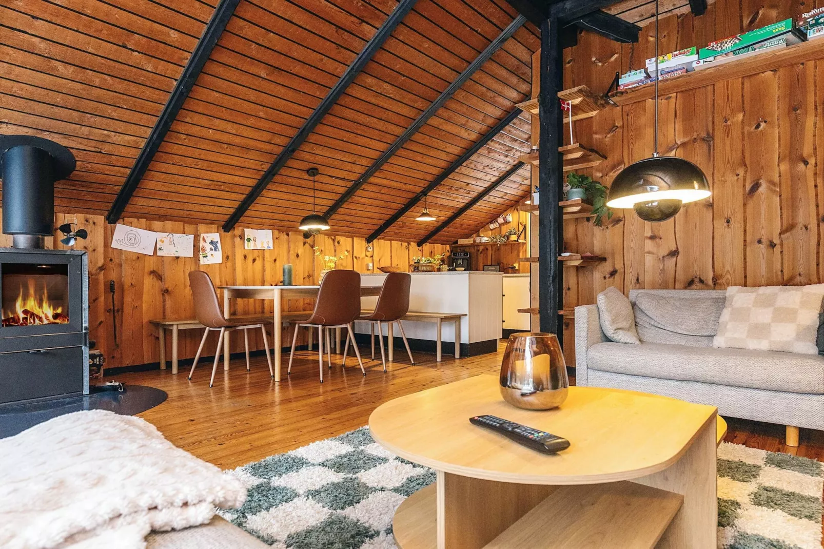 Ferienhaus in der Nähe eines Angelsees-Innenbereich