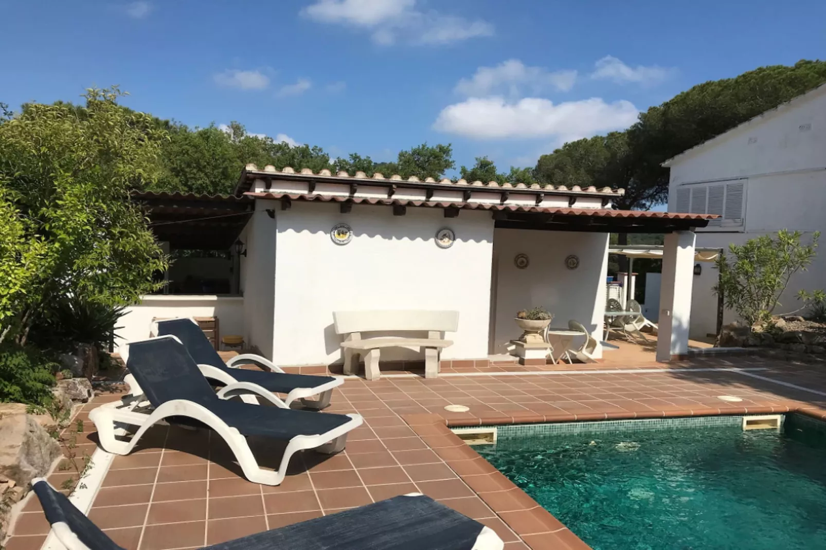 CASA OLEANDER-Exterior in summer