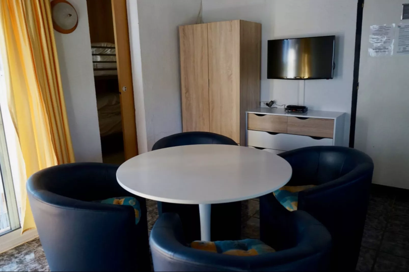 CASA OLEANDER-Living room