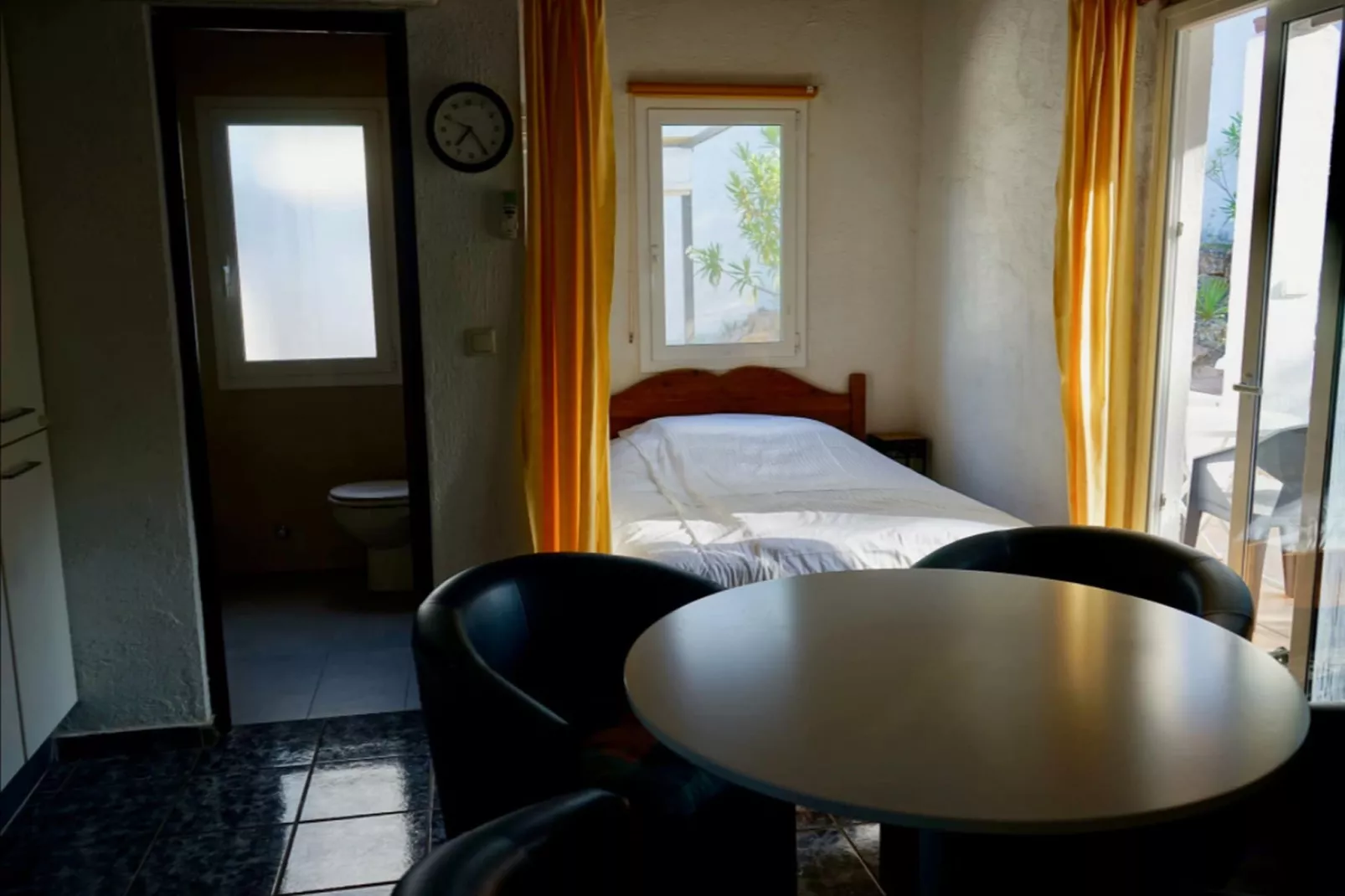 CASA OLEANDER-Living room