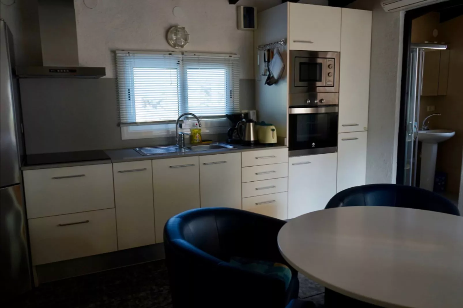 CASA OLEANDER-Kitchen