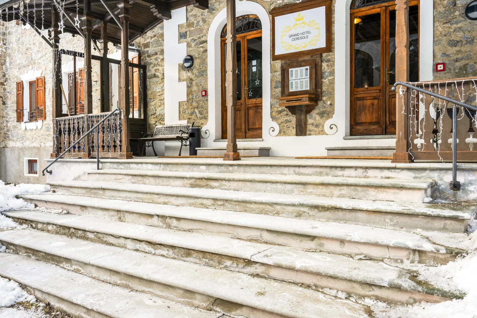 TRILO 1 CERESOLE - Hall / réception