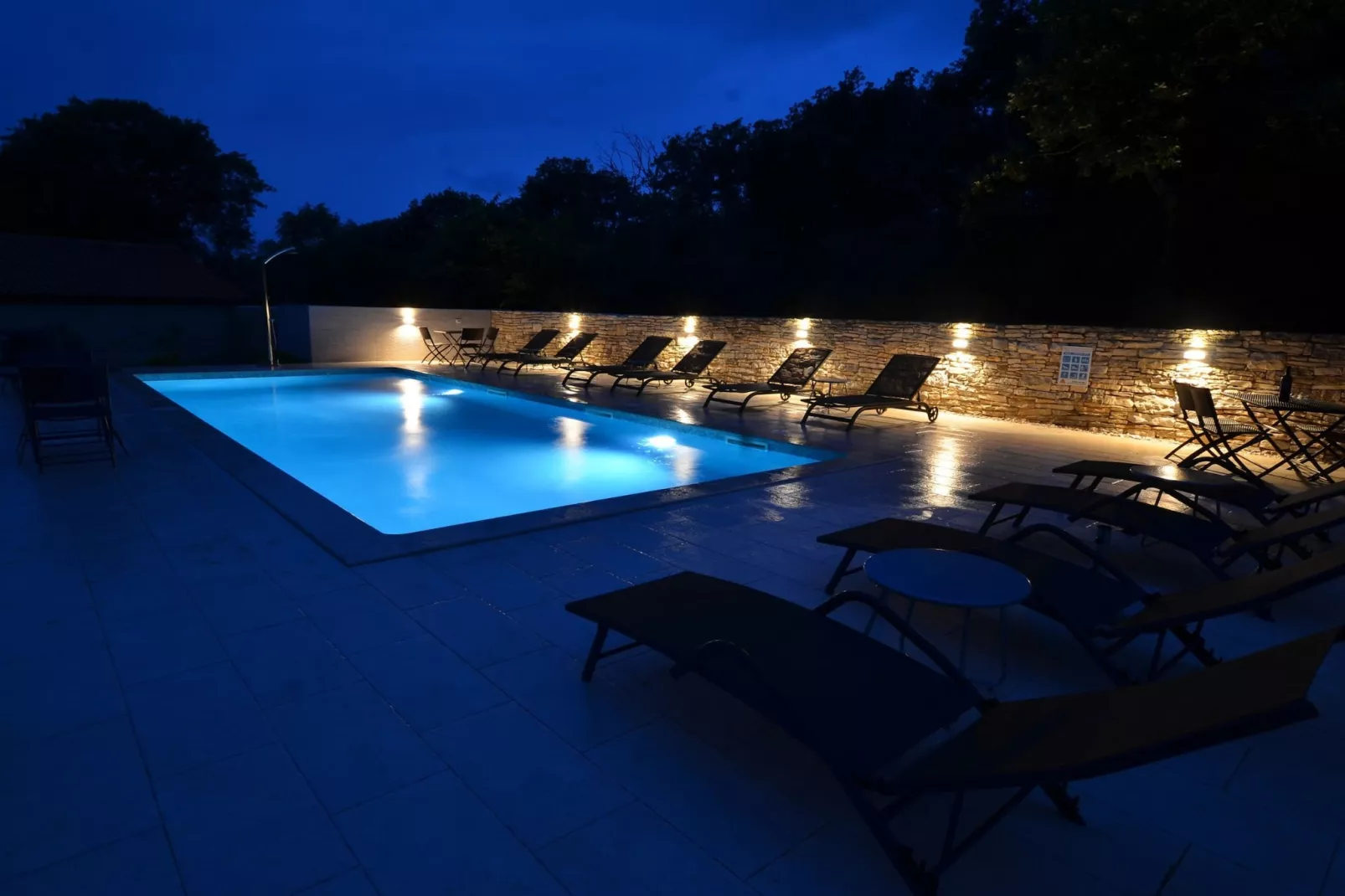 Tranquil Getaway with Shared Pool in Bale - One Bedroom Apartment-Schwimmbad