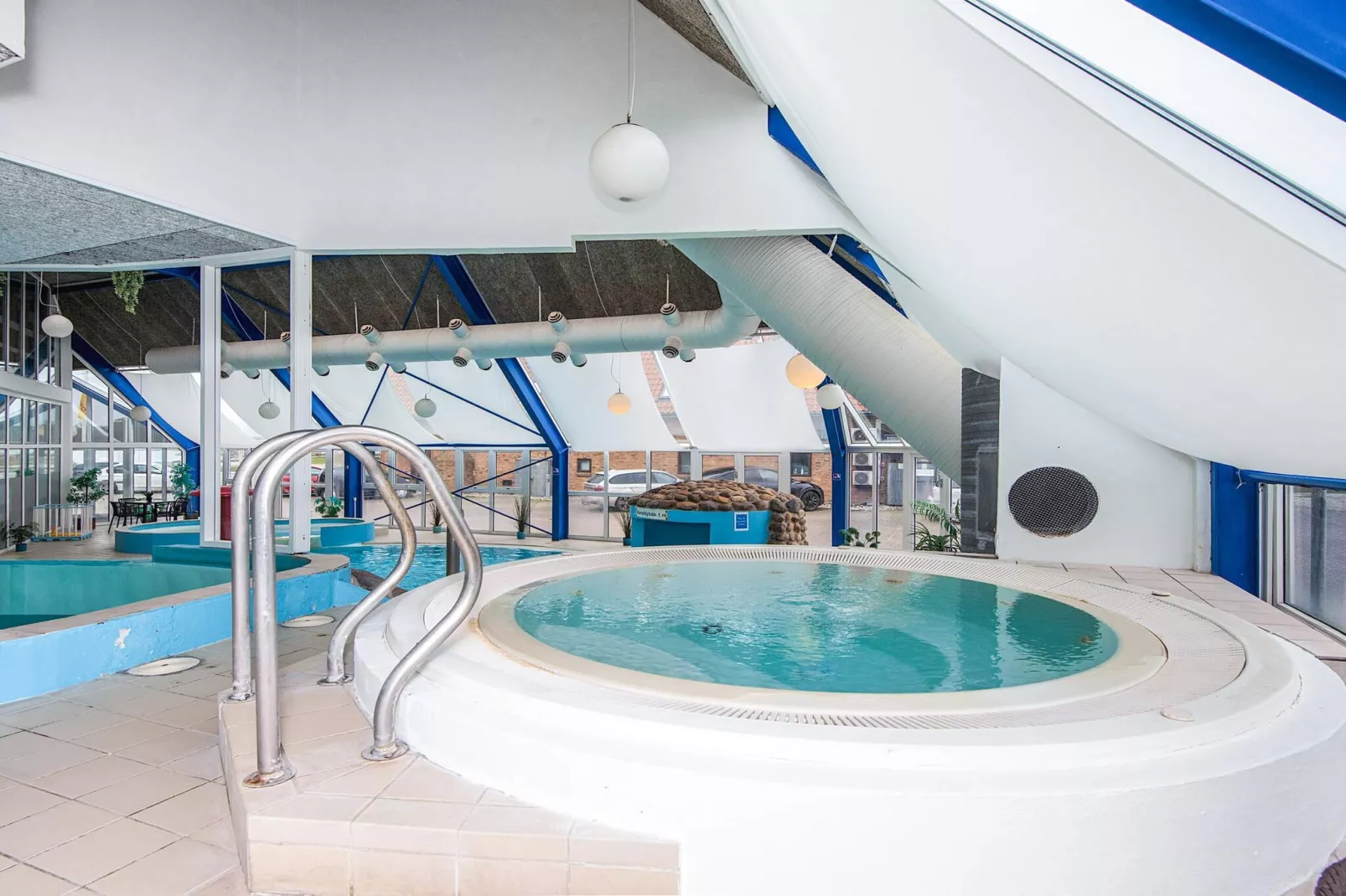 2 rooms w/partially seaview-Schwimmbad