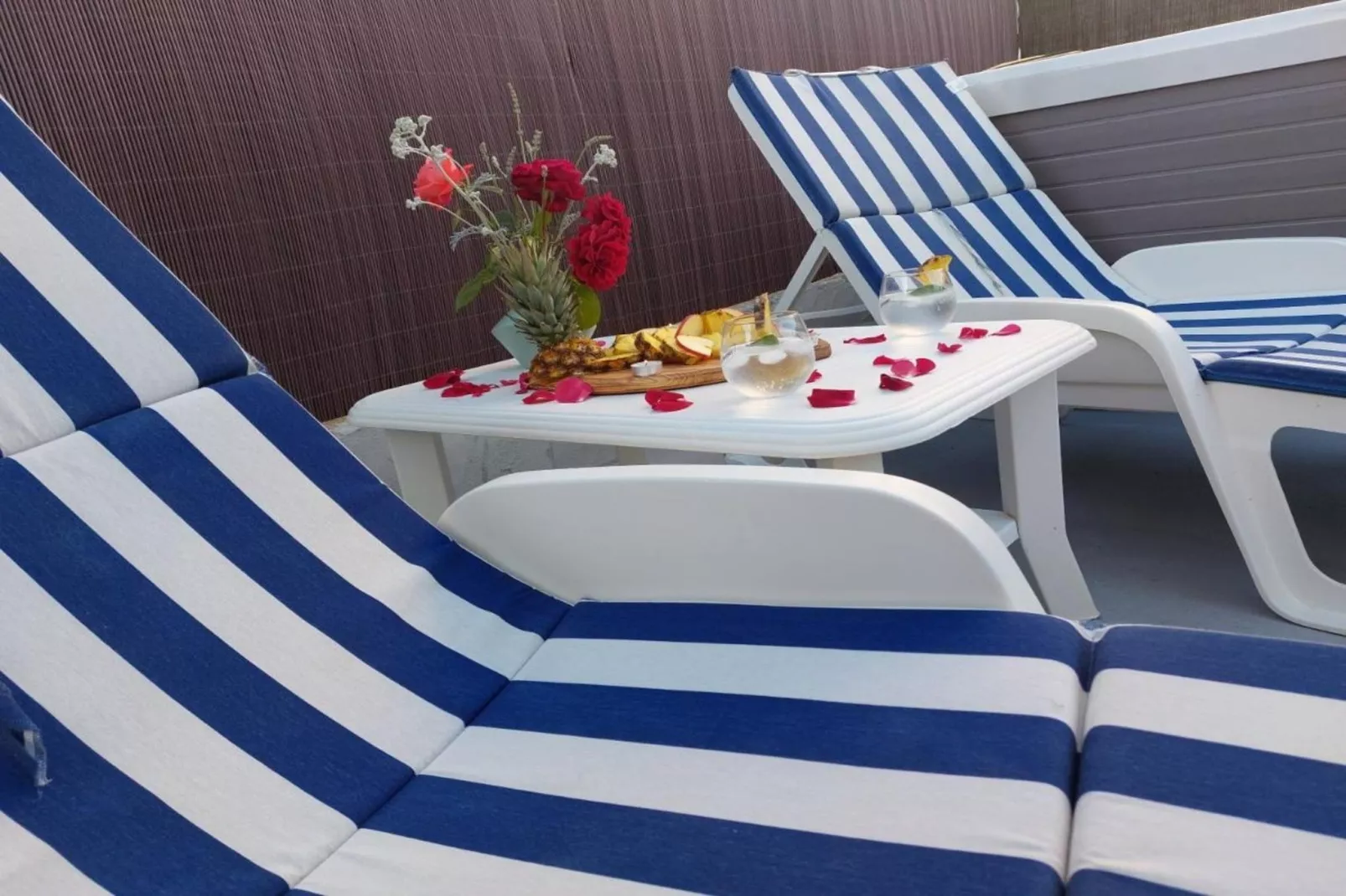 Mihael Holiday House - Three Bedroom Holiday Home with jacuzzi-Innenbereich