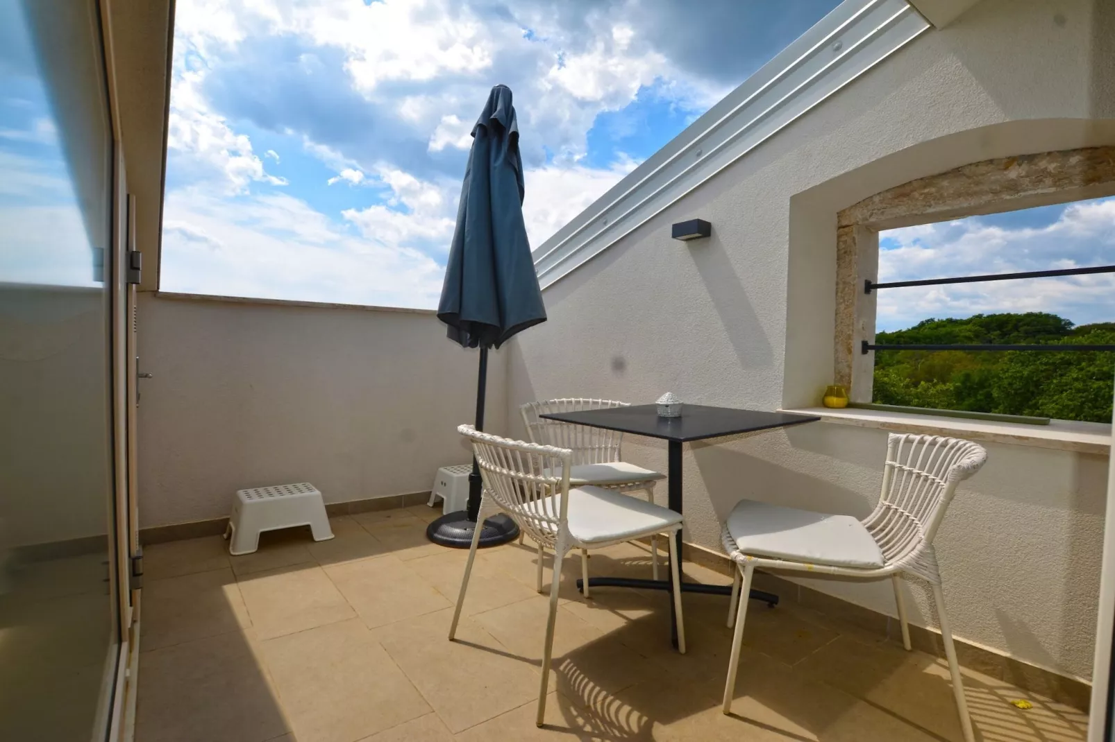 Tranquil Getaway with Shared Pool in Bale - One Bedroom Apartment-Terrasse