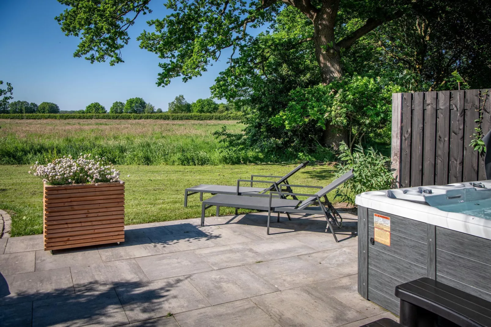 Wellnesslodge Specht 2p-View in summer