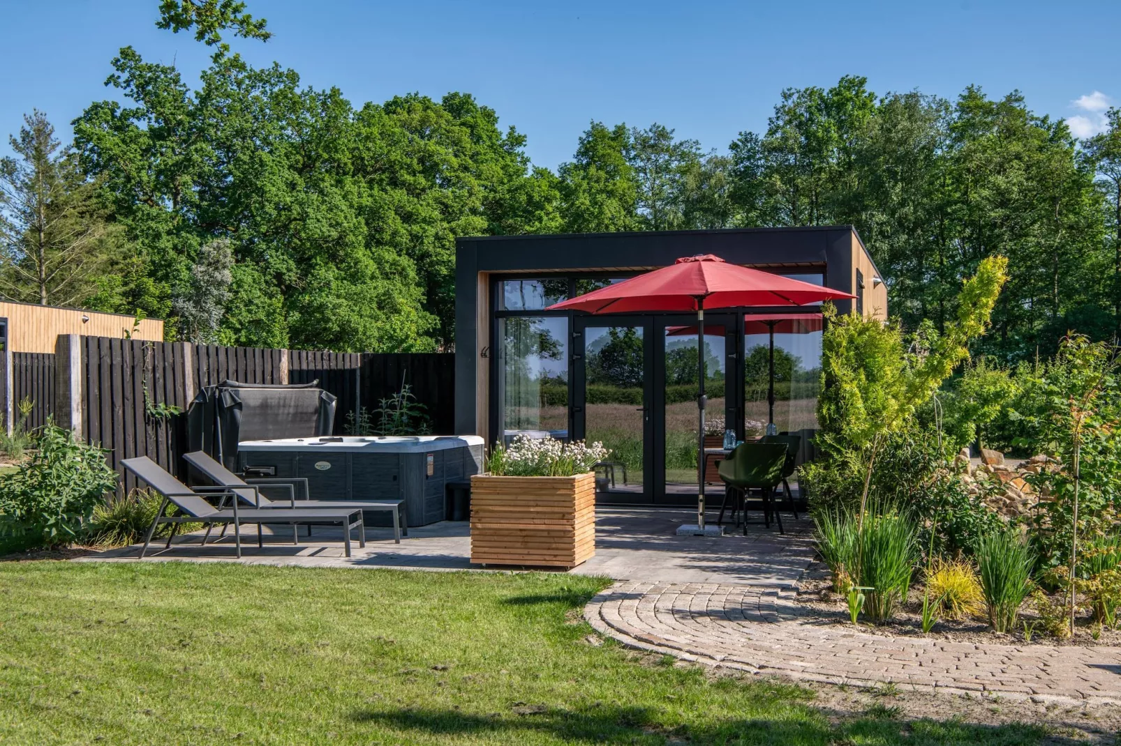 Wellnesslodge Specht 2p-Exterior in summer