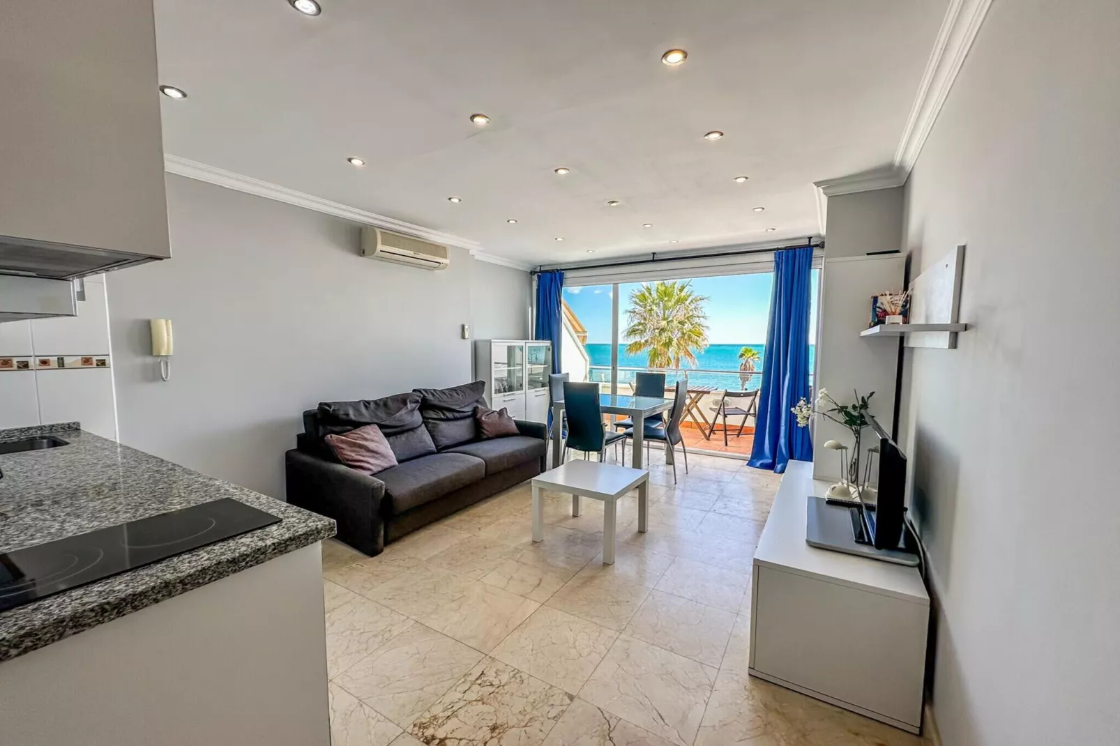 Roca Chica 212 - Salon