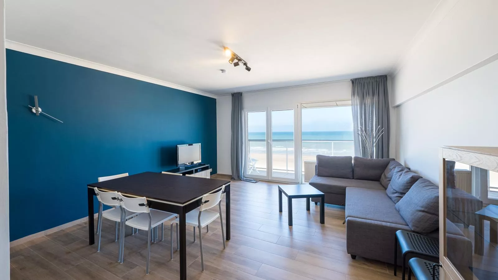 Pearl Beach - 0504 + box 12